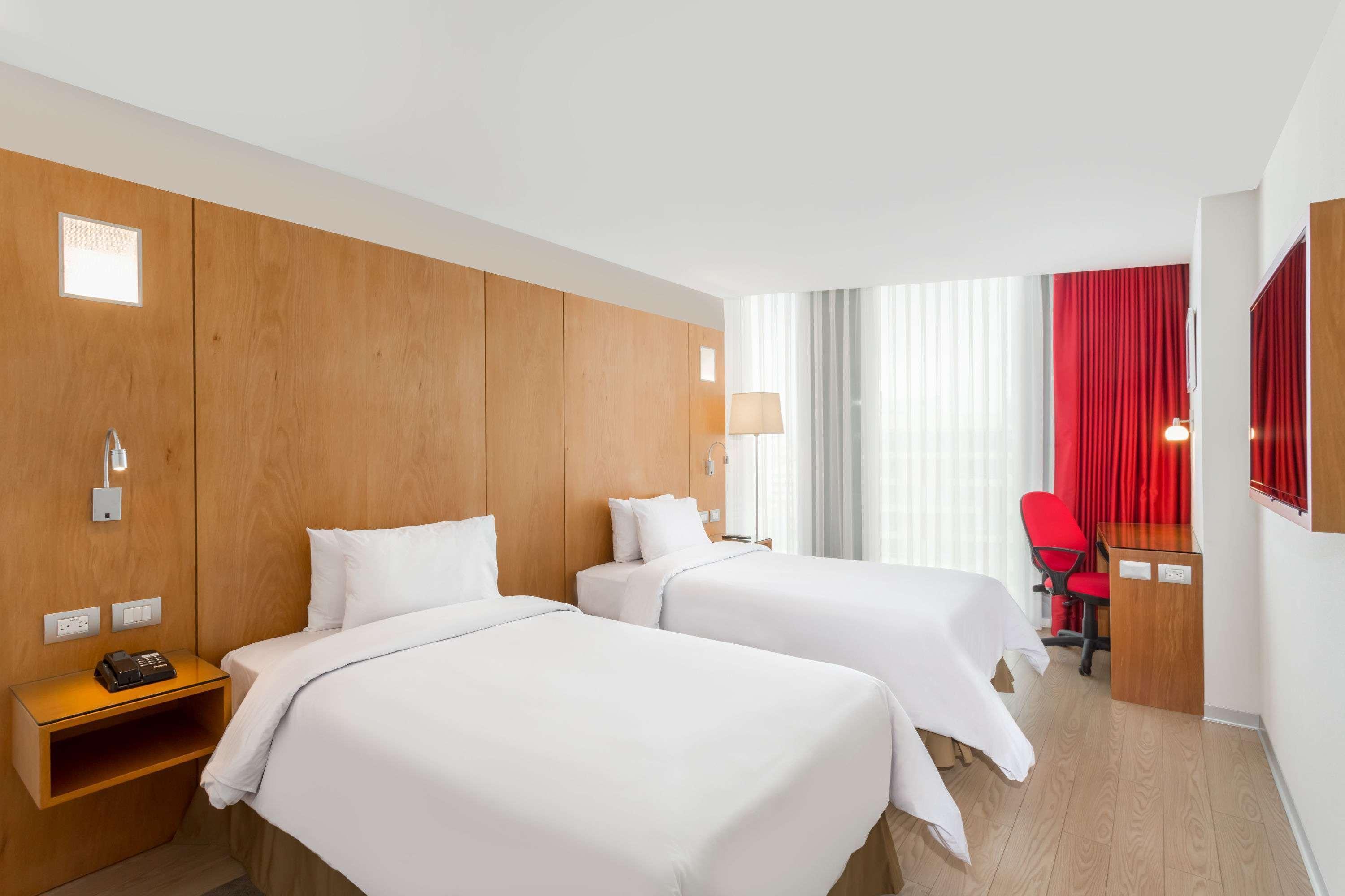Ramada Encore By Wyndham Lima San Isidro Buitenkant foto