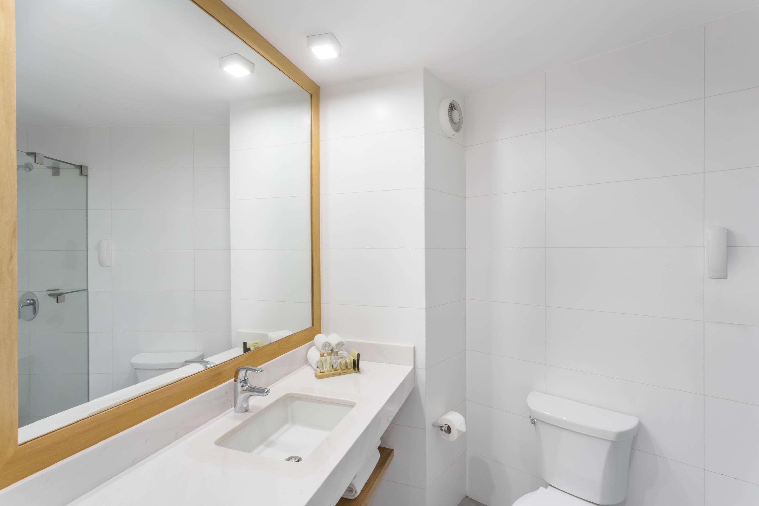 Ramada Encore By Wyndham Lima San Isidro Buitenkant foto